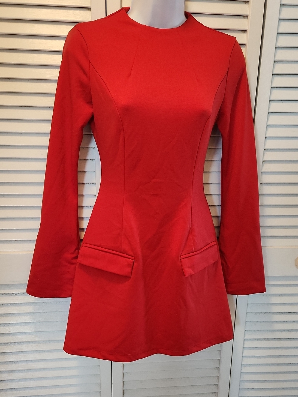 Vibrant Red Long-Sleeve Fit-and-Flare Dress 95% Polyester & Elastine